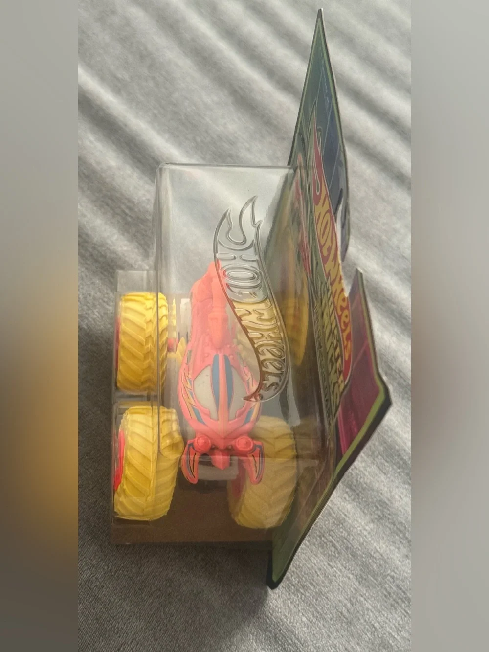 Hot Wheels Monster Trucks Scorpedo Glow-in-the-Dark